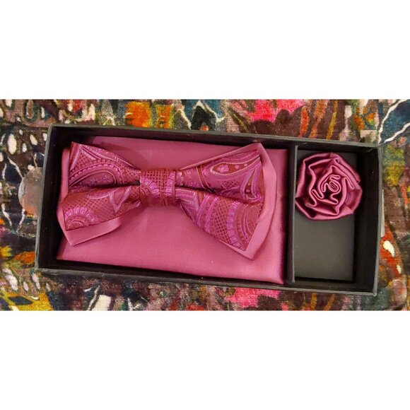 NEW Pierre Cardin Pink Paisley Satin Bow Tie, Pocket Square, Lapel Flower. - Picture 1 of 3